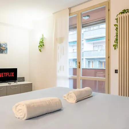 - Front Station - At 2 Min - Wifi *